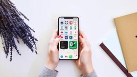 疫情期间吃瓜女孩的日常,网络热议背后的生活点滴